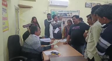 खुरई: पथरिया बामन गांव में दलितों से मारपीट करने वाले आरोपियों की नहीं हुई गिरफ्तारी, पीड़ित परिवार ने एसडीएम से लगाई गुहार