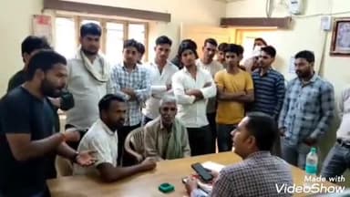 कामां: कामां के मुल्लाका गांव के लोगों ने बिजली विभाग कार्यालय पर किया प्रदर्शन, विद्युत सप्लाई चालू कराने की मांग की