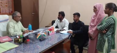 लोहरदगा: बीएस कॉलेज के प्राचार्य से मिले NSUI कमिटी के पदाधिकारी, परीक्षा के बाद आए रिजल्ट में गड़बड़ी को लेकर सौंपा ज्ञापन