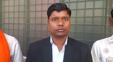 जलालाबाद :प्राचीन तिकोला देवी मंदिर के मेला प्रांगण के बीच से सड़क बनने पर भड़के ग्रामीण नायब तहसीलदार को दिया ज्ञापन