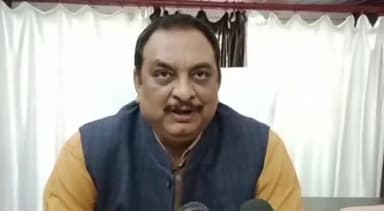 नवाबगंज: बाराबंकी जेल को चल वैजन्ती पुरुस्कार से सम्मानित होने के बाद वरिष्ट जेल अधीक्षक पीपी सिंह ने दी जानकारी।