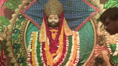 मथुरा: श्री खंडेलवाल महिला मंडल ने गोवर्धन रोड स्थित खंडेलवाल सेवा सदन में खाटू श्याम संग खेली होली, किया होली मिलन समारोह