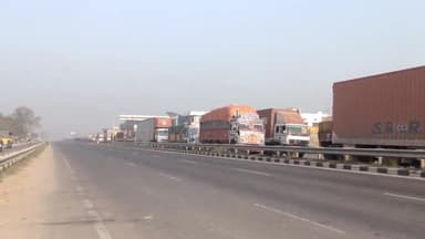 ज्ञानपुर: गोपीगंज राष्ट्रीय राजमार्ग पर लगा जाम घंटों बाद आवागमन हुआ शुरू