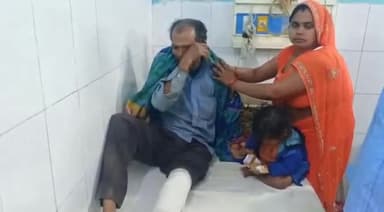ज्ञानपुर: जखाव गांव में आपसी रंजिश को लेकर हुई मारपीट एक घायल इलाज के लिए जिला अस्पताल में कराया गया भर्ती