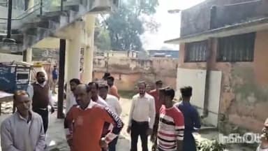 लखीमपुर: पलिया रोड पर शारदा नगर पुल की मोड़ के पास बाइक सवार 3 लोगों को टैंकर ने मारी टक्कर मौके पर हुई एक की मौत दो घायल
