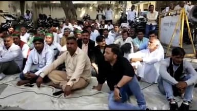 रूड़की: उत्तराखंड किसान मोर्चा के किसानों ने तहसील परिसर में राज्य सरकार पर उत्पीड़न का आरोप लगाकर दिया धरना, सौंपा ज्ञापन