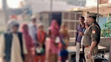 गोंडा: SP के निर्देश पर सभी थाना क्षेत्रों में चलाया गया साइबर जागरूकता अभियान, लोगों को दी गई साइबर अपराधों से बचाव की जानकारी