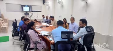 दौसा: जिला कलेक्टर ने वीडियो कॉन्फ्रेंसिंग के माध्यम से नरेगा व अन्य विकास कार्यों की समीक्षा बैठक की