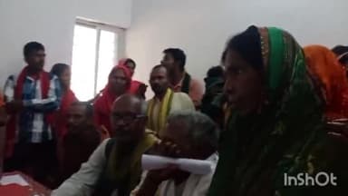 मोहिउद्दीननगर: अंचल कार्यालय में सीओ ने गंगा के कटाव से विस्थापितों की समस्यायें सुनी