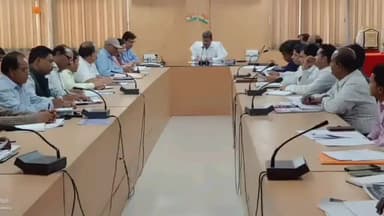 हमीरपुर: हमीरपुर में ओडीएफ प्लस संबंधी कार्यों में लापरवाही पर जिला परियोजना समन्वयक की संविदा समाप्त करने के दिये गए निर्देश