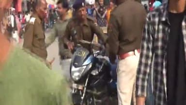 अररिया: परिवहन विभाग के द्वारा शहर में चलाए गए सघन वाहन जांच अभियान कई लोगों से वसूला गया जुर्माना