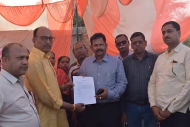 राष्ट्रीय समाज पार्टी के तत्वावधान शताब्दी नगर फेस-१वार्ड 50 पनकी कानपुर की जन समस्याओं को लेकर क्रमिक अनशन का छठवां दिन समापन किया