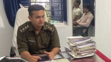 सिमरिया: सिमरिया थाना प्रभारी ने डीजे संचालकों के साथ की बैठक, बोर्ड परीक्षाओं को लेकर डीजे पर लगाया प्रतिबंध