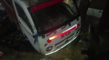 मेरठ: तारापुरी रोड पर पिकअप गाड़ी सवार ने कई वाहनों को मारी टक्कर, दो लोग गंभीर रूप से हुए घायल