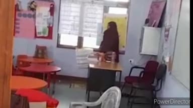 हुज़ूर: जहागीराबाद के सीएम राइज स्कूल के क्लासरूम में टीचर पढ़ रहे नवाज़, राष्ट्रीय बाल संरक्षण आयोग के अध्यक्ष भेजेंगे नोटिस