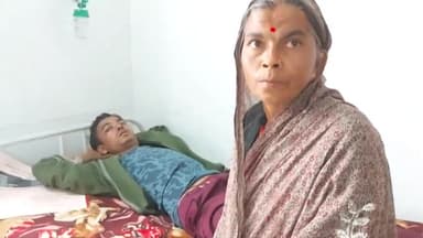 बैतूल नगर: खेड़ली बाजार जोड़ पर दो मोटरसाइकिल की टक्कर में 5 लोग घायल दो गंभीर घायलों को जिला अस्पताल किया रेफर