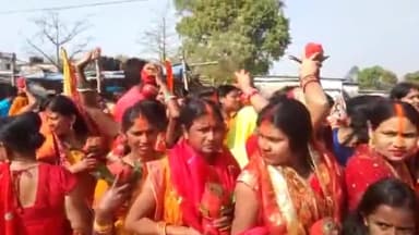 कांके: चुटिया स्थित श्री त्रिलोकीनाथ महादेव मंदिर में प्राण प्रतिष्ठा को लेकर निकाली गई भव्य कलश यात्रा