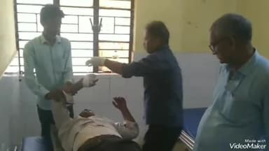 विभूतिपुर: सिंघिया में हुआ बस और बाईक में  टक्कर ईलाज जारी