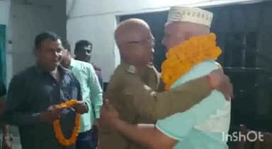 पंडौल: सकरी थाना में एसआई विमल कुमार सिंह को सेवानिवृत्ति पर पुलिसकर्मियों ने दी विदाई