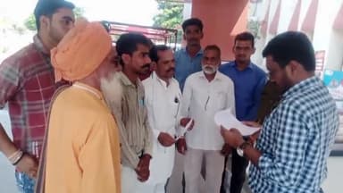 शाजापुर: जाहेड़ा गौशाला का रास्ता खुलवाने की मांग करते हुए गौशाला संचालक ने नायब तहसीलदार से लगाई गुहार