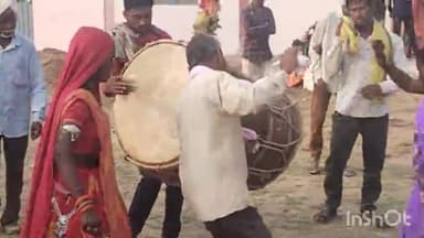 भीकनगांव: बमनाला के भगोरिया हाट में उमड़ा आदिवासी समुदाय का जनसैलाब ,समाज के युवक-युवतियों ड्रेस कोड में नजर आए