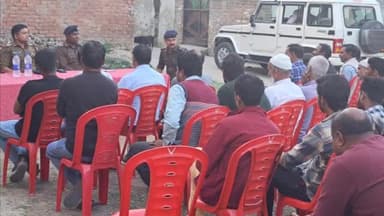 रूड़की: मोहम्मदपुर मोहनपुरा गांव में पुलिस ने होली व शब-ए-बरात के त्यौहार को सकुशल संपन्न कराने हेतु किया बैठक का आयोजन