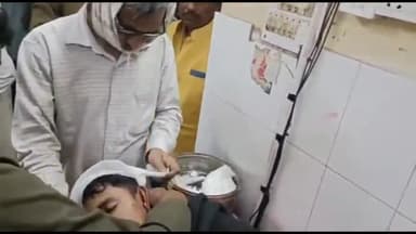 इकौना: इकौना भिंनगा मार्ग चिचड़ी के पास 14 वर्षीय किशोर को ट्रक ने मारी टक्कर, जिला अस्पताल किया रेफर