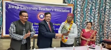ग्वालियर गिर्द: जीवाजी विश्वविद्यालय में प्रोफेसर एसके गुप्ता को सेवानिवृत्ति पर दी गई भावभीनी विदाई