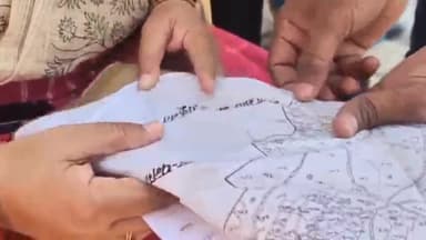 लखीमपुर: खीरी कस्बे में हटाए गए अवैध अतिक्रमण के स्थान पर सदर एसडीएम श्रद्धा सिंह के निर्देश पर बनाया गया ई-रिक्शा स्टैंड