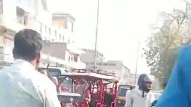 दौसा: फर्स्ट टावर के समीप टैंकर और बाइक में हुई भिड़ंत के चलते लगा जाम