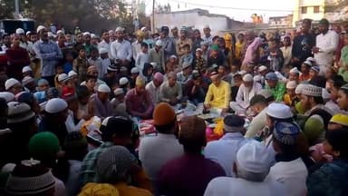 शाहजहांपुर: कांट में थाने वाले सैयद बाबा की मजार पर उर्स का कुल के साथ हुआ समापन, भारी संख्या में उमड़े जायरीन