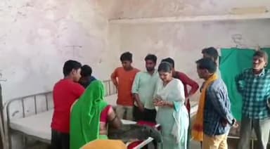 महमूदाबाद: मुलहेपुर चौराहे पर ट्रैक्टर पर बैठने जा रहे व्यक्ति को तेज रफ्तार बाइक ने मारी टक्कर, हादसे में कुल 3 लोग हुए जख्मी