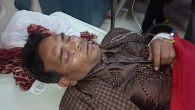 मथुरा: चलती ट्रेन में गेट पर बैठा 45 वर्षीय यात्री गेट से टकराने के कारण मथुरा के समीप गिरा घायल को अस्पताल में कराया भर्ती