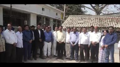 रोसड़ा: पटना उच्च न्यायालय के न्यायाधीश के निधन पर रोसड़ा अधिवक्ता संघ परिसर में शोक सभा का हुआ आयोजन