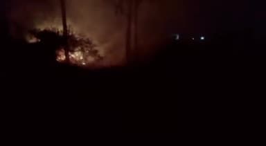 रूड़की: डिफेंस कॉलोनी में कूड़े के ढेर में लगी भयंकर आग, फायर ब्रिगेड ने आग पर पाया काबू