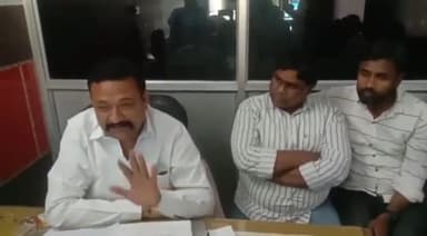 जसपुर: विधायक आदेश चौहान ने नादेही मार्ग स्थित विधायक कार्यालय पर प्रेस वार्ता कर सरकार से किसानों की सुध लेने को कहा