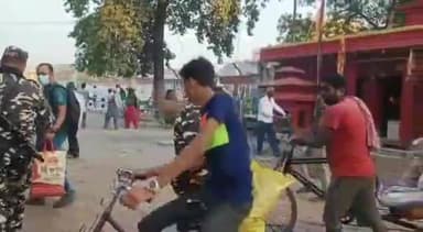 फारबिसगंज: भारत नेपाल की खुली सीमा जोगबनी बॉर्डर पर एसएसबी के द्वारा विशेष जांच चेकिंग अभियान चलाया जा रहा है