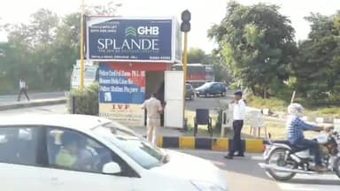 पंचकूला: तेजी से बढ़ती महंगाई तथा गैस सिलेंडर के दाम में हुई वृद्धि के खिलाफ आप नेताओं ने पंचकूला चौक पर किया प्रदर्शन