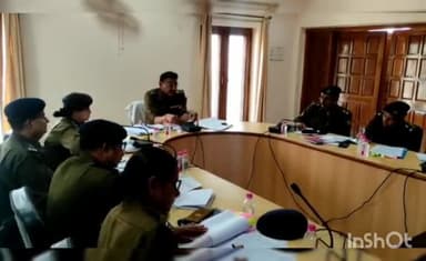 चित्तौड़गढ़: पुलिस लाइन स्थित अन्वेषण भवन में अपराध गोष्ठी का हुआ आयोजन, पुलिस अधीक्षक और जिले के पुलिस अधिकारी रहे मौजूद