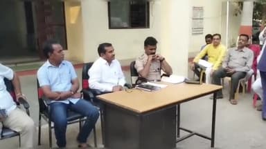 सिरोंज: आगामी त्योहारों को लेकर स्थानीय थाना परिसर में आयोजिय हुई शांति समिति की बैठक,एसडीएम सहित अन्य अधिकारी रहे उपस्थित