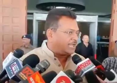 हज़ारीबाग: नियोजन नीति को लेकर सदर विधायक मनीष जायसवाल ने दी प्रतिक्रिया