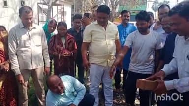 मोहिउद्दीननगर: प्रखंड मुख्यालय में अधिकारियों व जनप्रतिनिधियों ने जीविका कार्यालय की रखी नींव