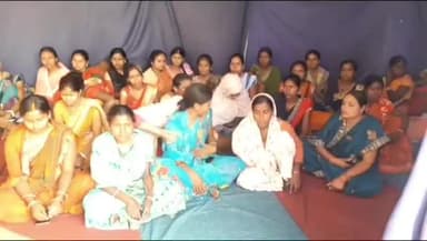 बगोदर: बगोदर प्रखंड सह अंचल कार्यालय के समक्ष दो सुत्री मांगो सहिया संघ की अनिश्चितकालीन धरना 27 वे दिन रहा जारी