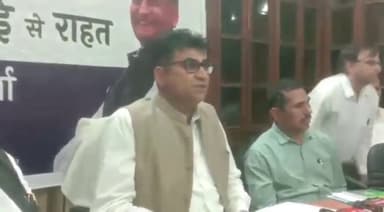 बड़गांव: जिला प्रभारी मंत्री रामलाल जाट ने सर्किट हाउस में की प्रेसवार्ता, राज्य सरकार की 4 साल की उपलब्धियों को गिनाया