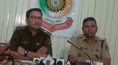 आरंग: बेंद्री के पास खड़ी ट्रक में दोपहिया वाहन के टकराने से एक मृत, एक घायल, पुलिस ने किया मामला दर्ज।