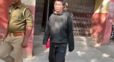 लखीमपुर: बिना दस्तावेज गौरीफंटा बॉर्डर पर पकड़े गए चीनी नागरिक वांग की रिमांड पूरी, 6 मार्च तक न्यायिक अभिरक्षा में भेजा गया जेल