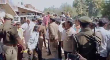 महमूदाबाद: लक्ष्मणपुर निवासी की हुई हत्या, मौके पर पहुंचे एसपी व एडिशनल एसपी