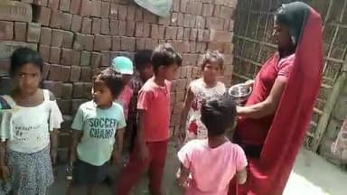 कुढ़नी: गोड़ीहारी में सेविका के स्थान पर सेविका के पति केंद्र चलाते दिखे, बच्चों का नाश्ता नदारद