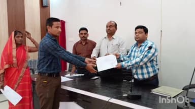 हमीरपुर: भौली ग्राम पंचायत के सदस्य पद के उपचुनाव की मतगणना में शीला सेंगर ने 60 मतों व नितीश सेंगर ने 29 मतों से हासिल की जीत