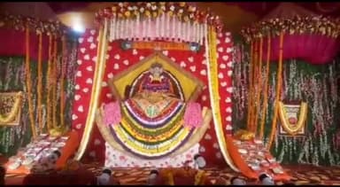 बलरामपुर: अग्रवाल भवन भगवती गंज में श्याम निशान यात्रा महोत्सव के अंतर्गत आयोजित किया गया भजन कार्यक्रम